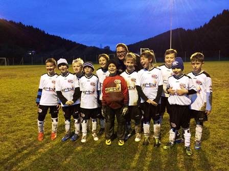 U10 bei der „Schlammschlacht“ in Königswiesen U10 bei der „Schlammschlacht“ in Königswiesen